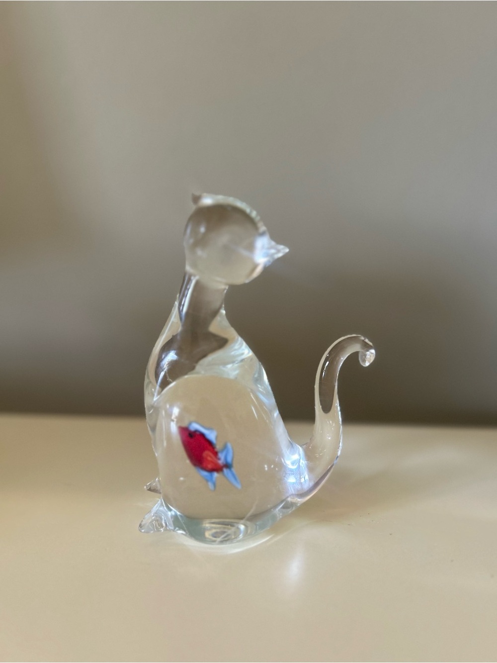 MURANO *HAND BLOWN CLEAR ART GLASS CAT W/FISH IN BELLY
